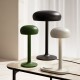 Stolní lampa EMENDO 29 cm, s Qi bezdrátovým nabíjením, emeraldově zelená, Eva Solo - thumb (3)