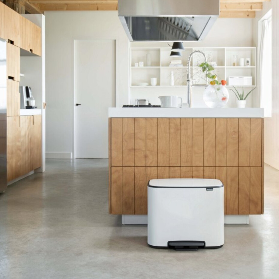 Pedálový odpadkový koš BO 36 l, bílá, Brabantia - main (10)