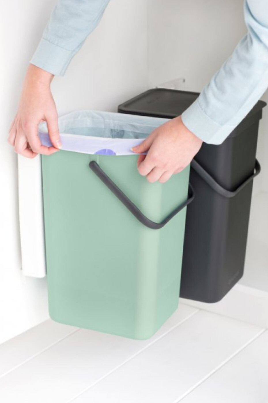 Vestavný odpadkový koš SORT & GO 2x16 l, šedá / zelená, Brabantia - main (5)