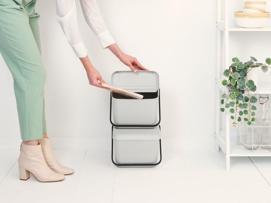 Odpadkový koš SORT & GO 20 l, stohovatelný, světle šedá, Brabantia - main (2)