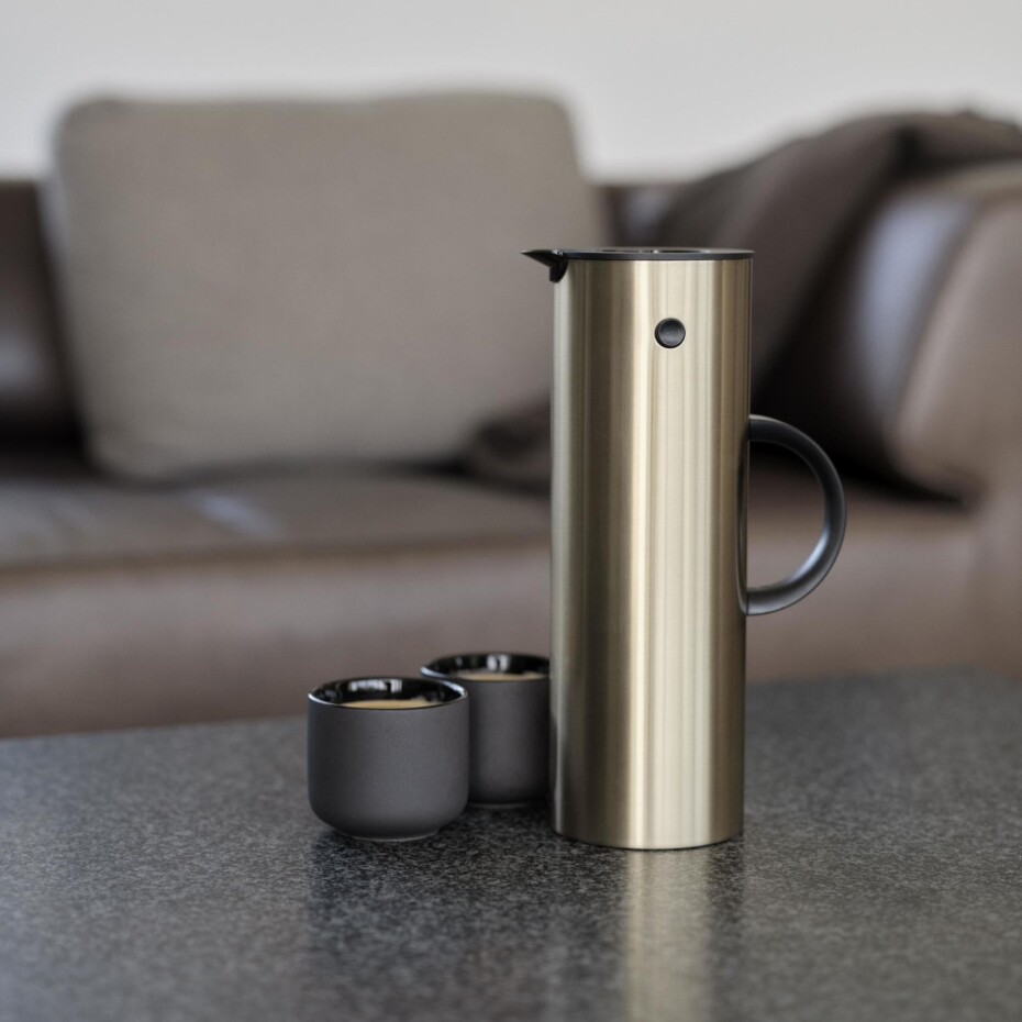 Vakuový džbán EM77 1 l, mosazná, nerezová ocel, Stelton - main (3)