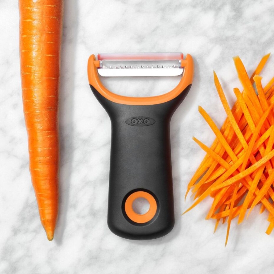Škrabka na zeleninu JULIENNE GOOD GRIPS 11 cm, oranžová, plast, OXO - main (2)