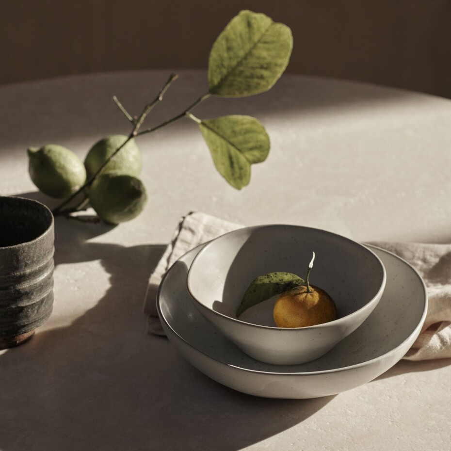 Servírovací mísa FLOW 19,5 cm, bílá, kamenina, ferm LIVING - main (1)