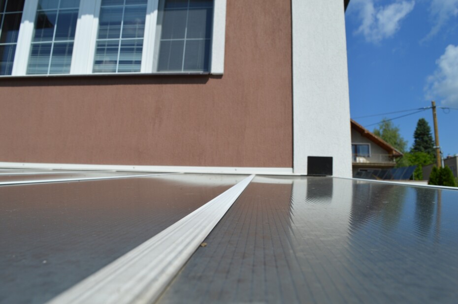 Hliníková pergola LANITPLAST WALL 33 bílá + čirý PC LG2085 - main (4)