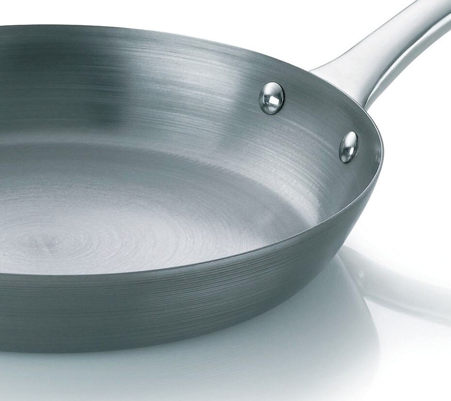 KELA Pánev železná FERRUM 24 cm KL-11616 - main (1)