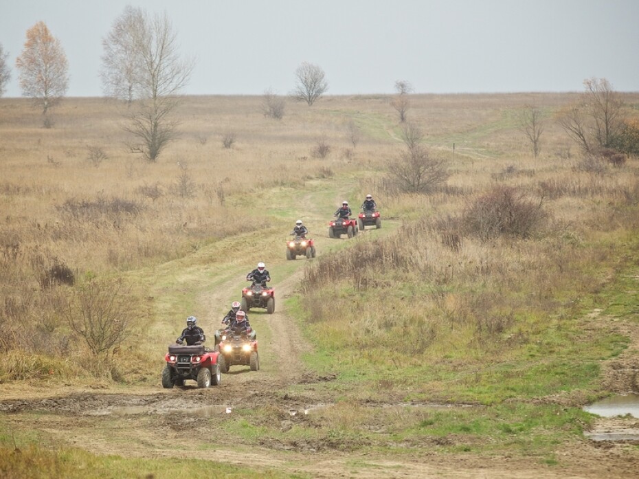Zážitek - Jízda na čtyřkolce ATV na specializované trati (i pro děti) Vyrazte za zážitky do Středočeského kraje - main (4)