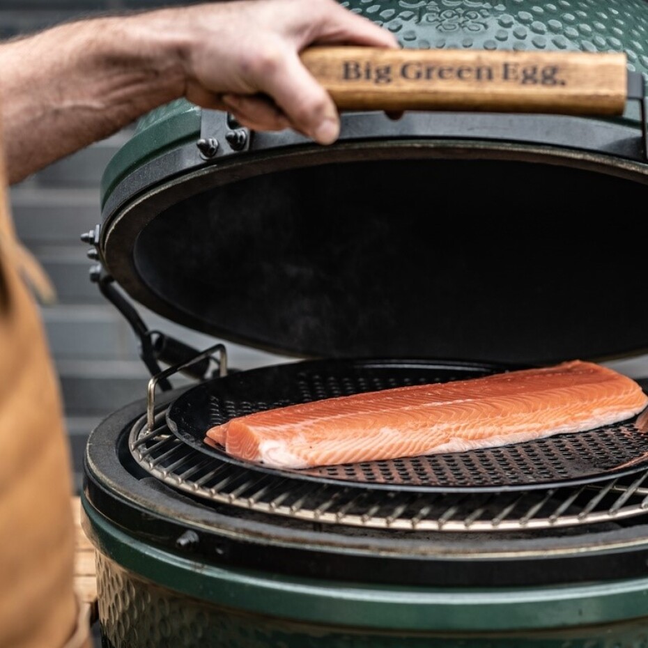 Gril na dřevěné uhlí L 46 cm,  + pojízdný stůl + ConvEGGtor + pohrabáč, zelená, Big Green Egg - main (2)