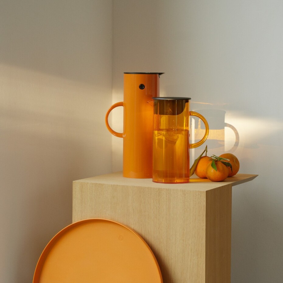 Džbán na vodu EM77 1,5 l, šafránová, plast, Stelton - main (1)