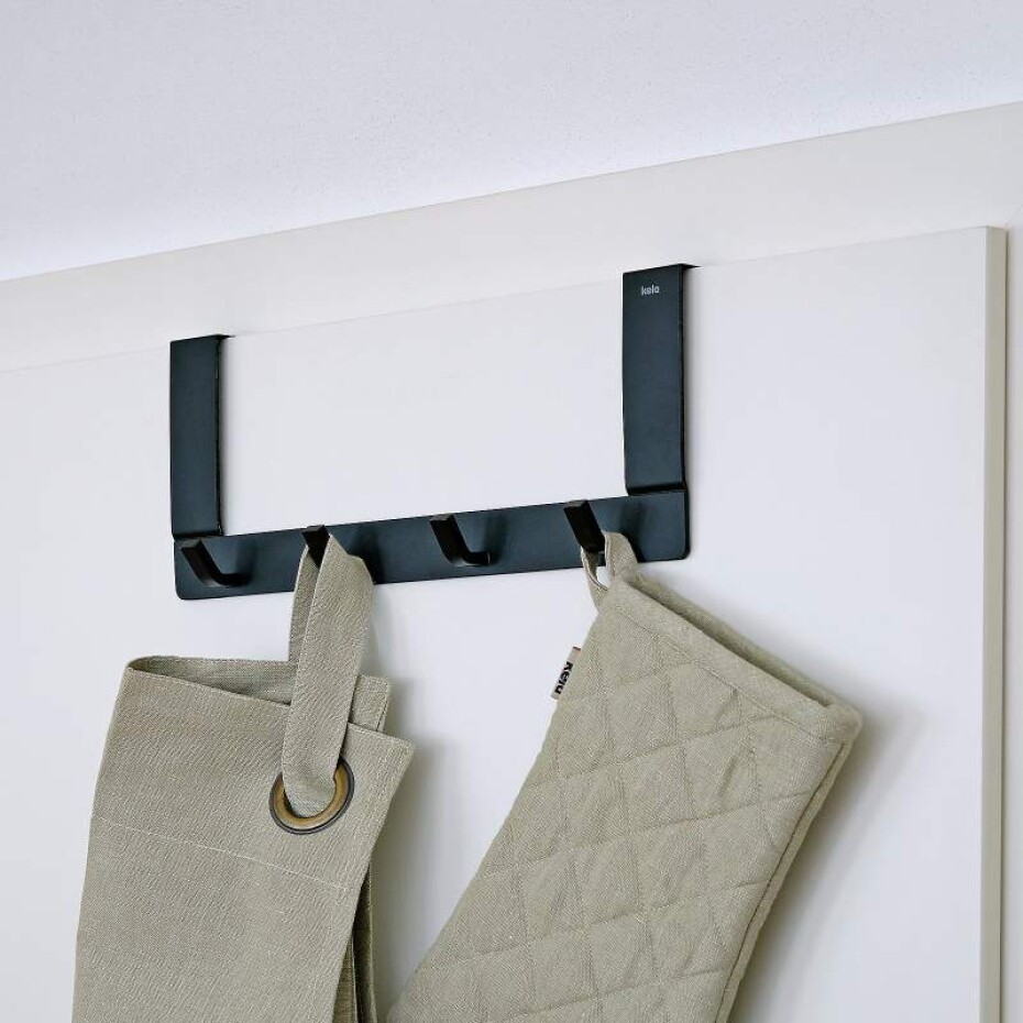 KELA Dveřní věšák 4 háčky Colgar kovový černý 30,0x13,0x2,5cm KL-22241 - main (3)