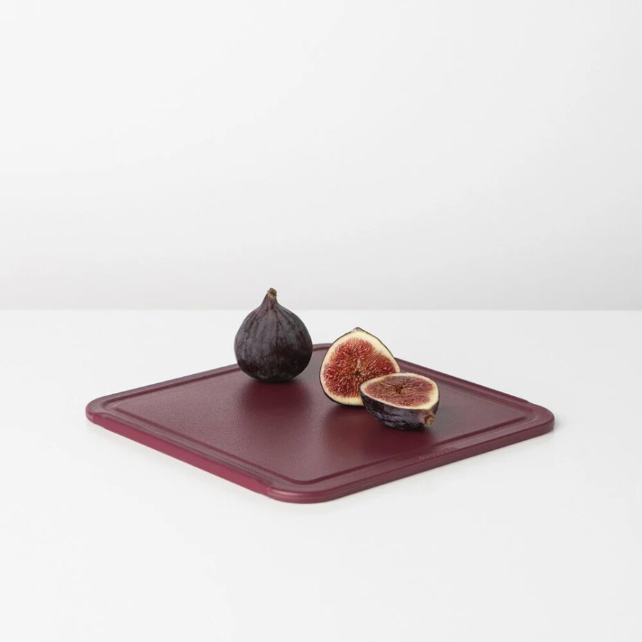 Prkénko na krájení 25 x 25 cm, vínová, plast, Brabantia - main (1)