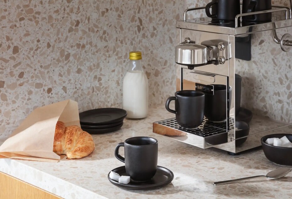 Šálek na espresso NORDIC KITCHEN 70 ml, s podšálkem, černá, kamenina, Eva Solo - main (1)