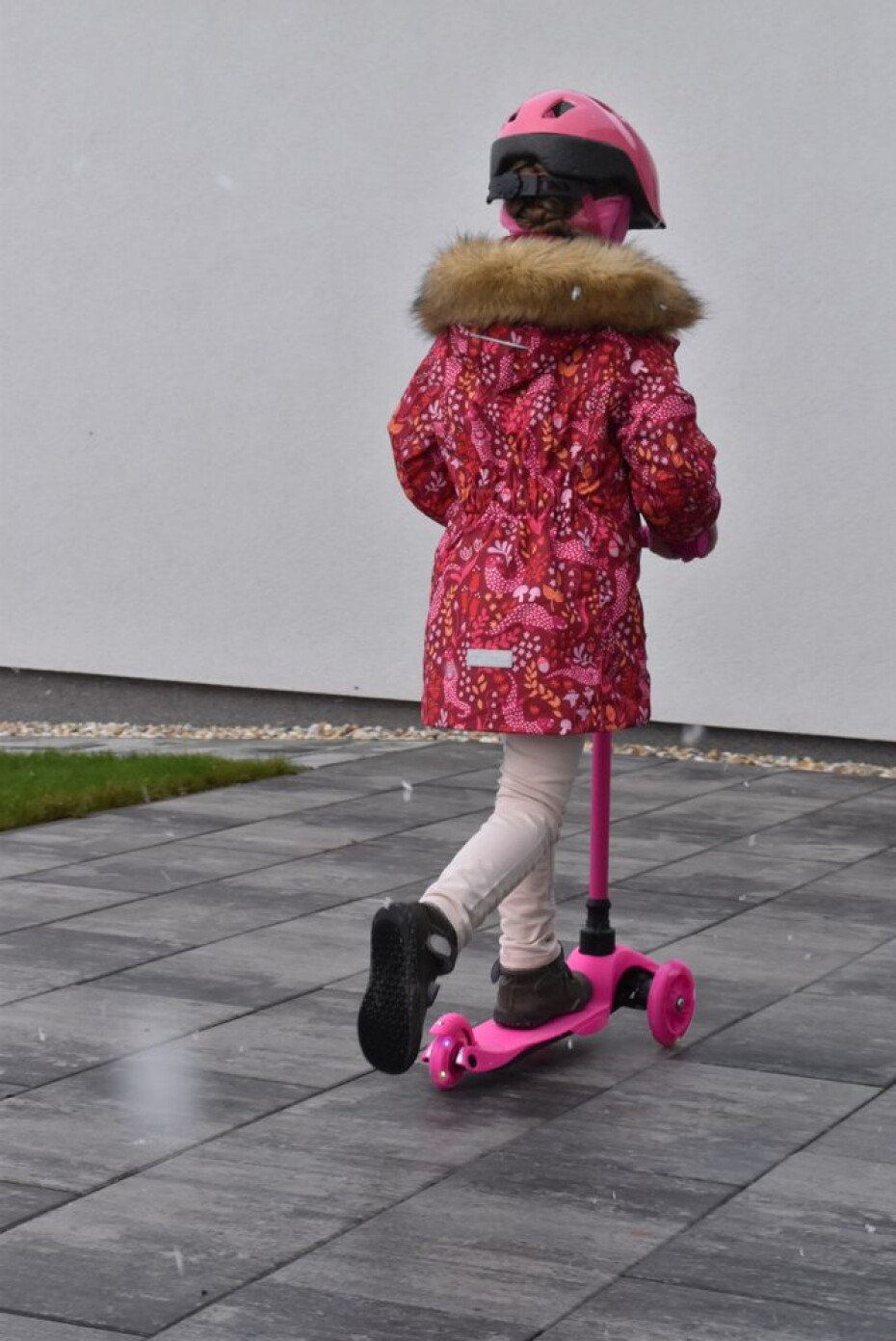 Trojkolka Scudoo Kido Pro se svítícími kolečky - růžová - main (9)