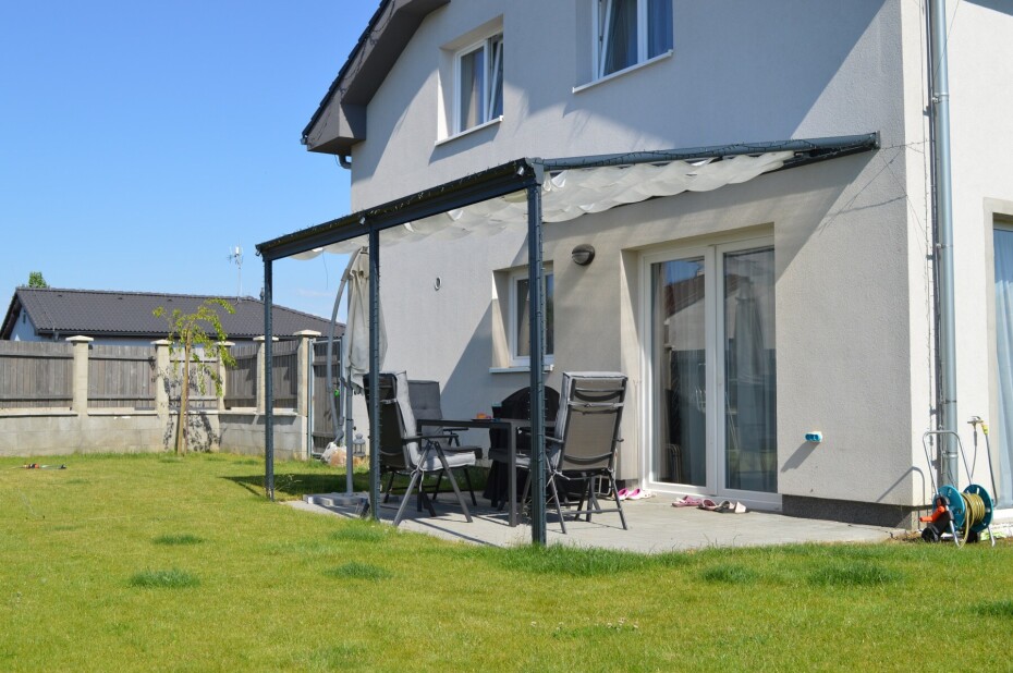 Hliníková pergola LANITPLAST WALL 53 antracit + opál PC LG2130 - main (1)