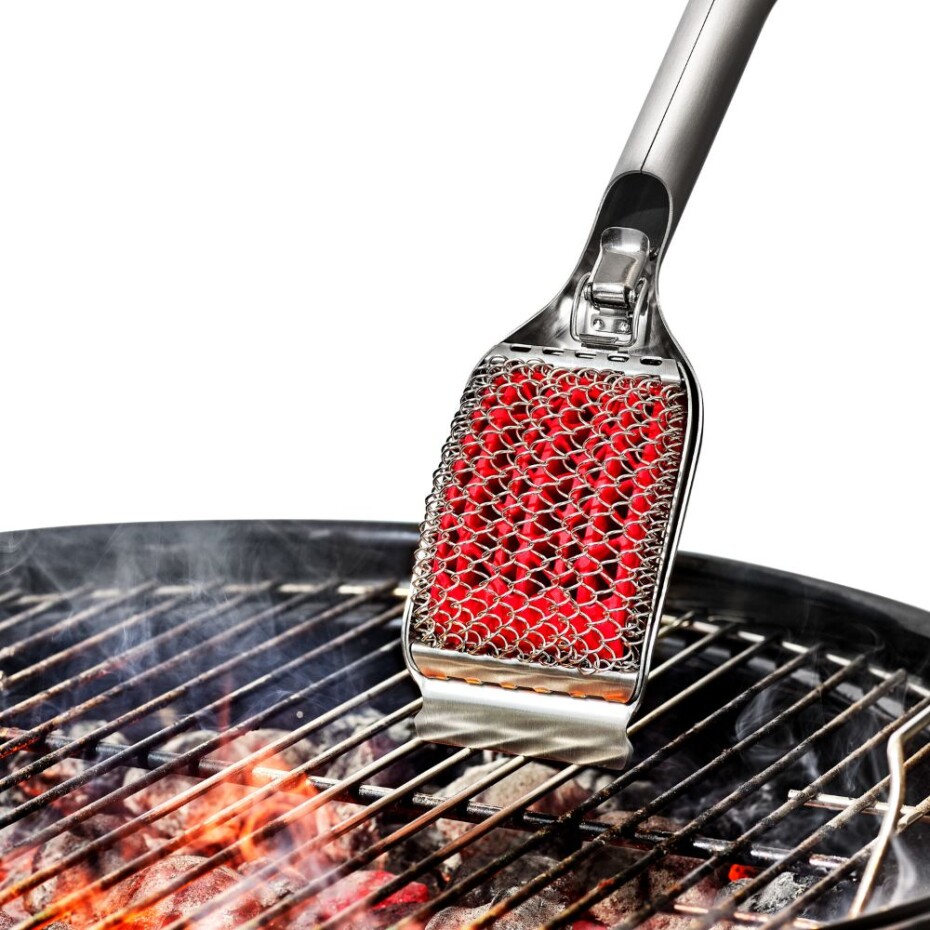 Kartáč se škrabkou na čištění grilu GOOD GRIPS 51 cm, šedá, nerezová ocel, OXO - main (2)