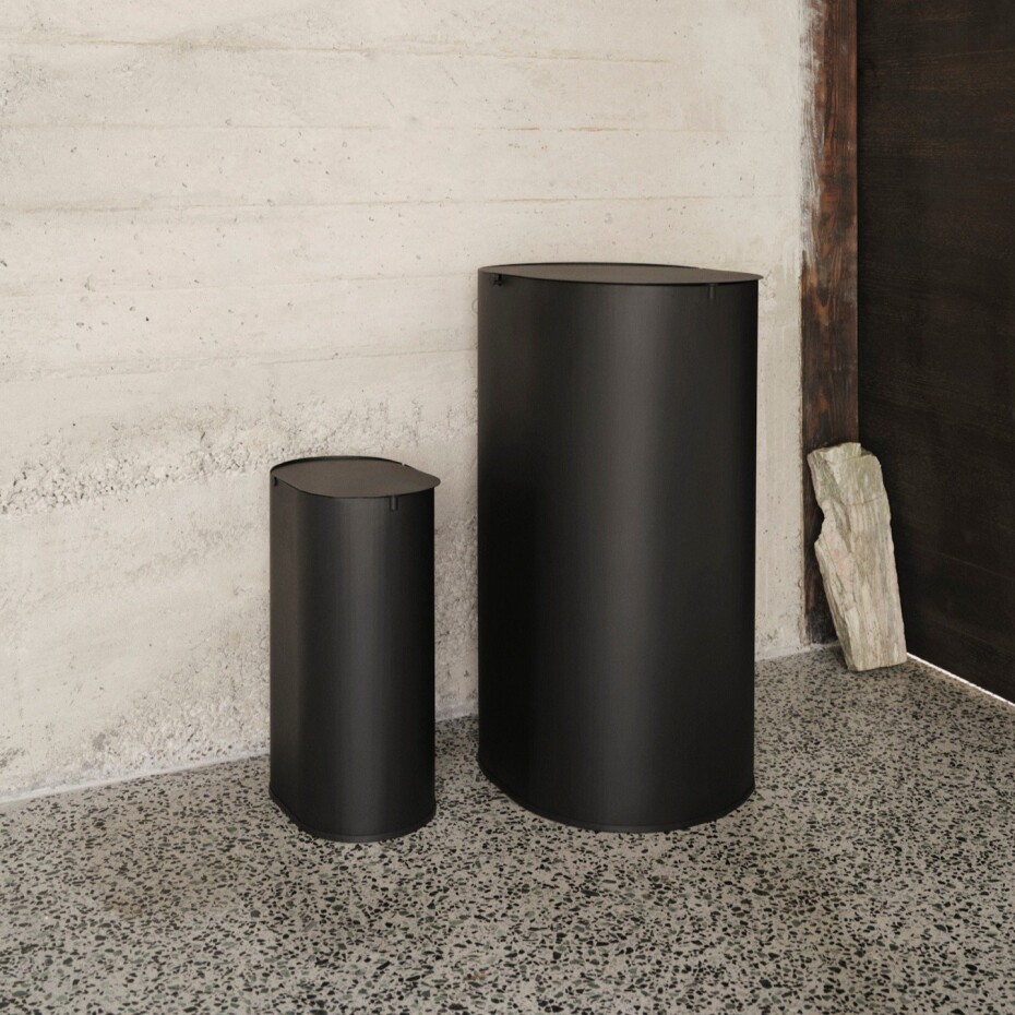 Odpadkový koš ENKEL 6,6 l, černá, uhlíková ocel, ferm LIVING - main (1)