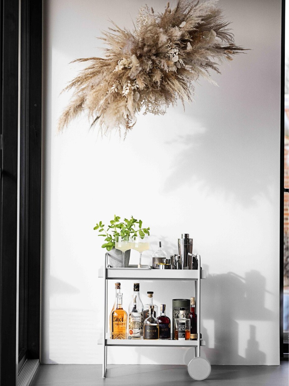 Servírovací vozík A-COCKTAIL 66 cm, šedá, kov, Zone Denmark - main (1)
