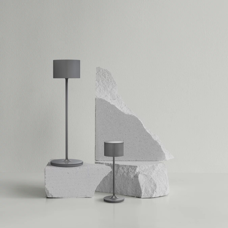 Přenosná stolní lampa FAROL MINI 19,5 cm, LED, teplá šedá, hliník, Blomus - main (1)