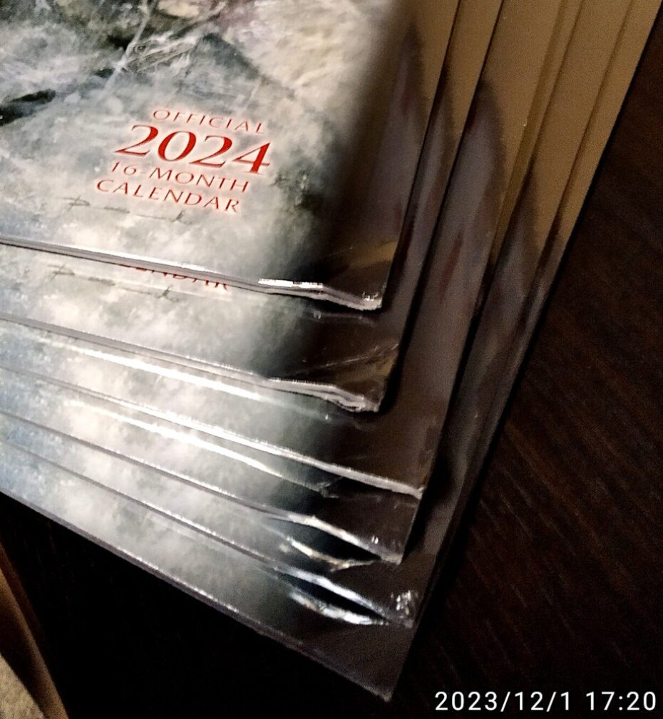 FANTASY ART OF ROYO - OFFICIAL 2024 CALENDAR (sleva - naražený roh) - main (7)