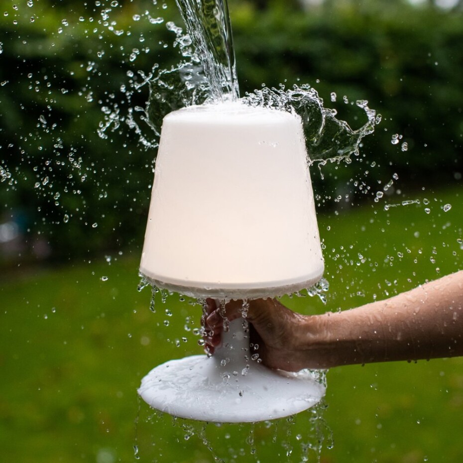 Přenosná stolní lampa LIGHT TO GO, organická šedá, Koziol - main (3)