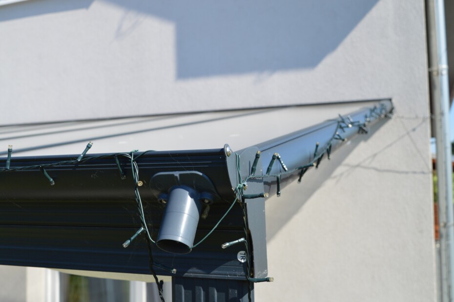Hliníková pergola LANITPLAST WALL 53 antracit + opál PC LG2130 - main (5)