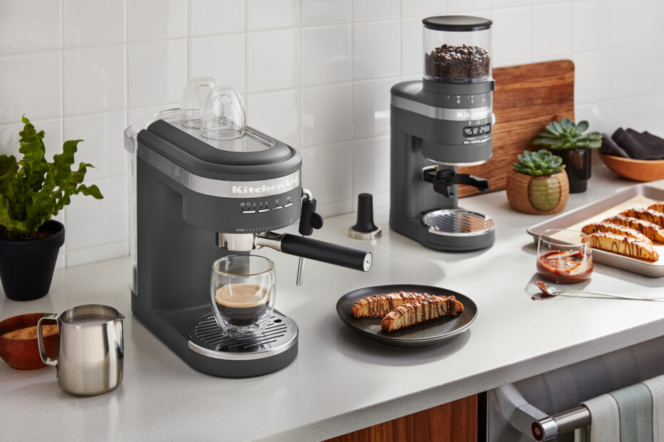 Elektrický mlýnek na kávu 5KCG8433EDG, s mlecími kameny, matná šedá, KitchenAid - main (5)