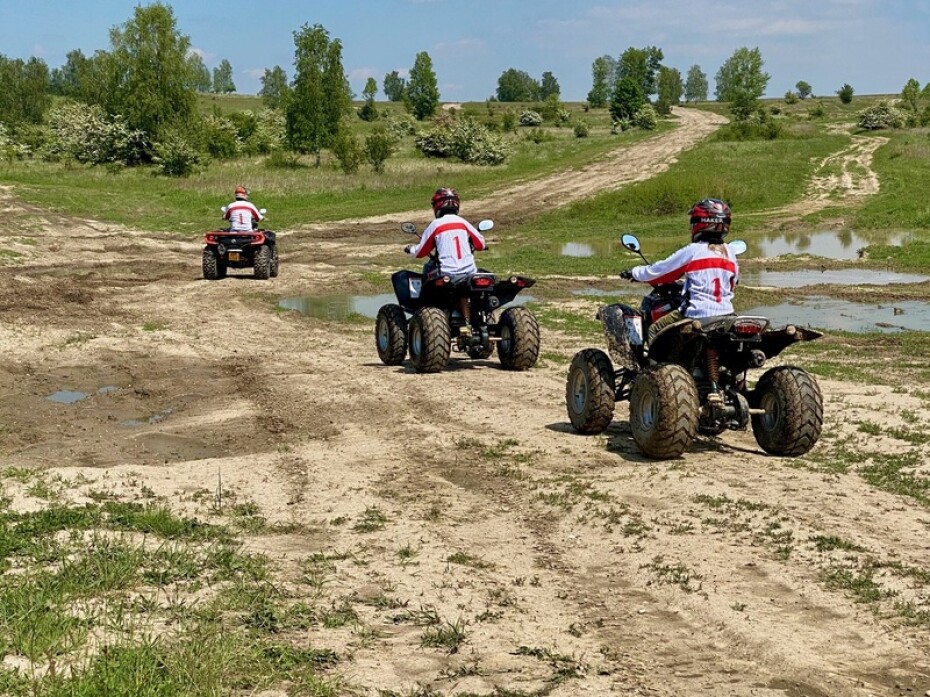 Zážitek - Rodinná jízda v terénu na ATV čtyřkolce Vyrazte za zážitky do Středočeského kraje - main (14)