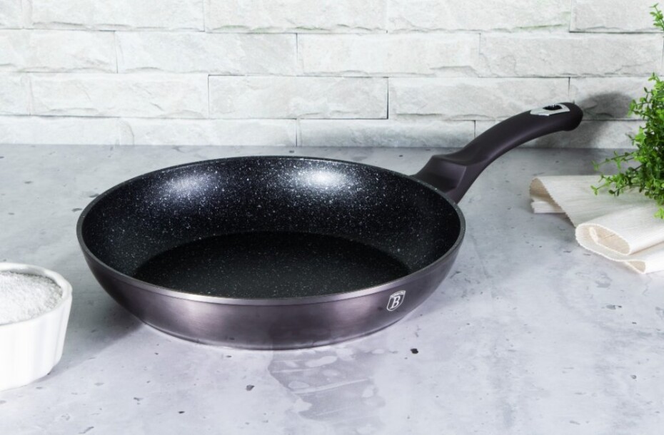 BERLINGERHAUS Pánev s mramorovým povrchem 24 cm Carbon PRO Line BH-6889 - main (6)