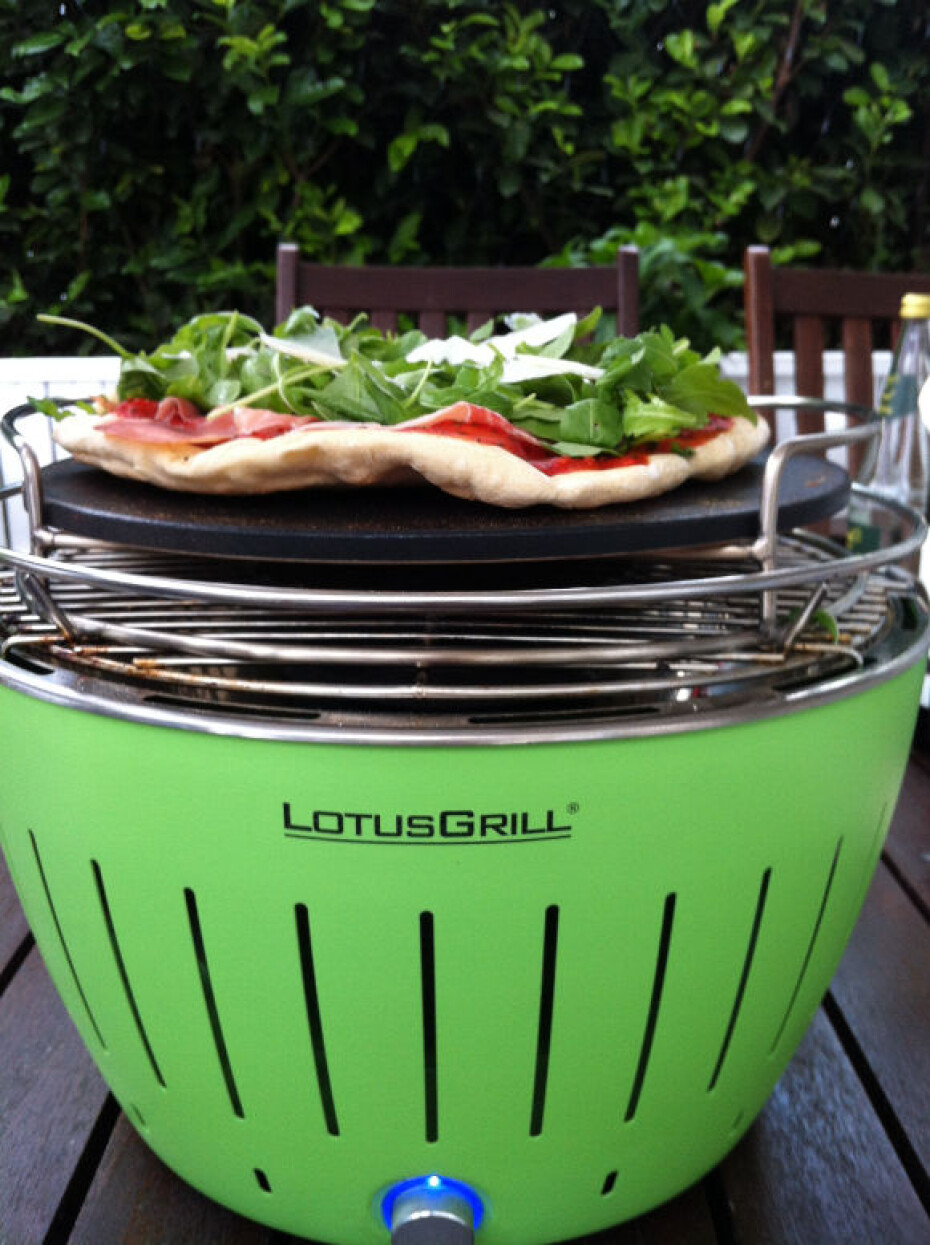 Stolní gril na uhlí, bezkouřový, zelená, LotusGrill - main (2)