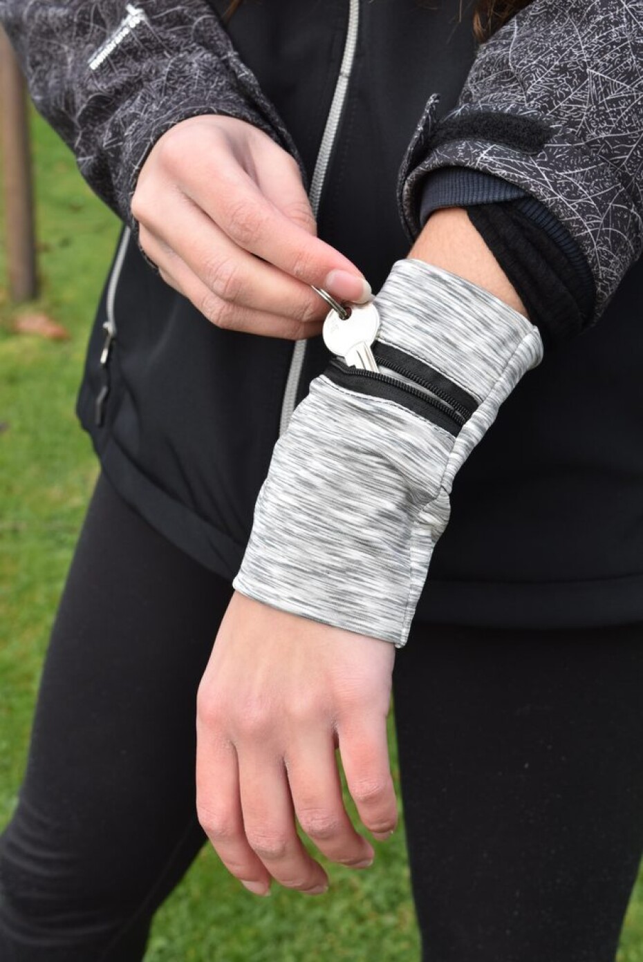 Sportago Armband na běh - šedá - main (4)