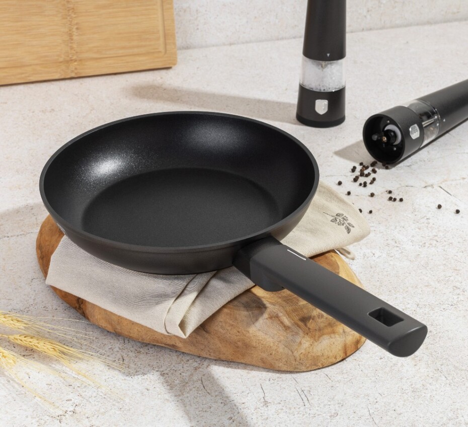 BERLINGERHAUS Sada pánví s titanovým povrchem 3 ks Antracit Collection BH-8139 - main (4)