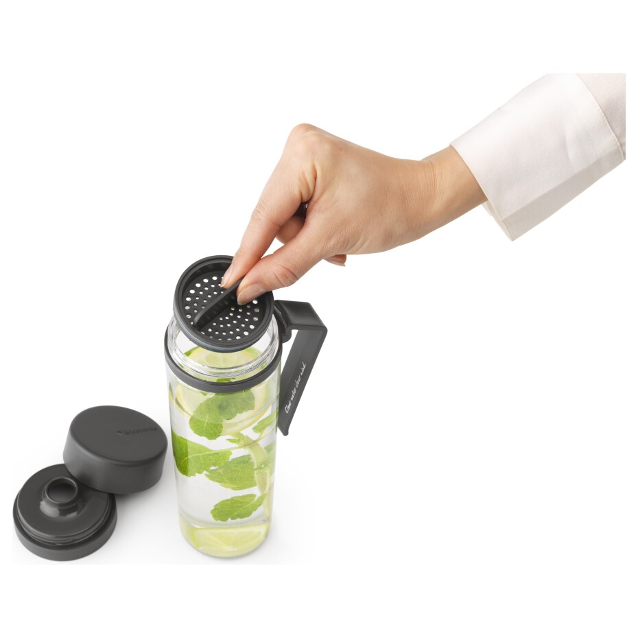 Láhev na vodu MAKE & TAKE 500 ml, se sítkem, tmavě šedá, Brabantia - main (1)