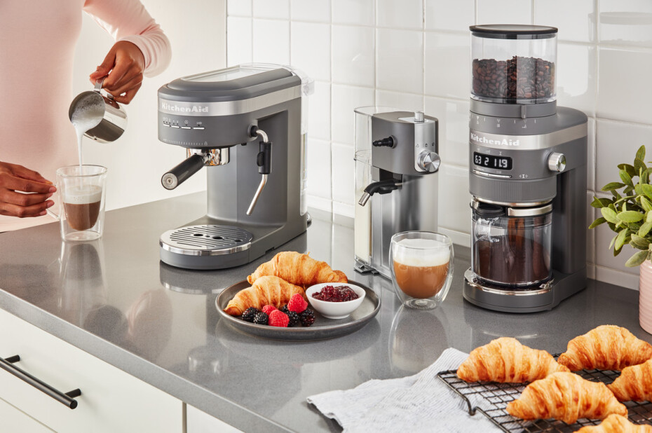 Elektrický mlýnek na kávu 5KCG8433EDG, s mlecími kameny, matná šedá, KitchenAid - main (7)
