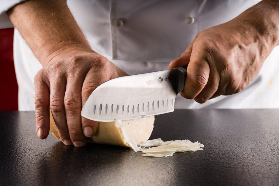 Japonský nůž SANTOKU FIBRE KARBON 2 17 cm, de Buyer - main (1)