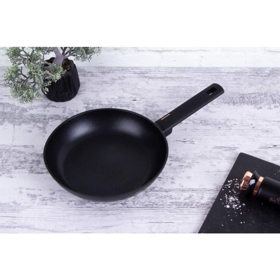 BERLINGERHAUS Pánev s titanovým povrchem 24 cm Monaco Collection BH-7083 - main (5)