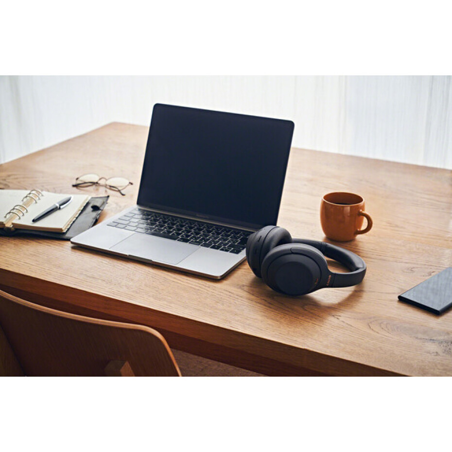 Sony WH-1000XM4 bezdrátová sluchátka stříbrná - main (4)