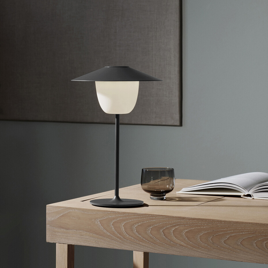 Přenosná stolní lampa ANI LAMP, LED, tmavě šedá, Blomus - main (1)