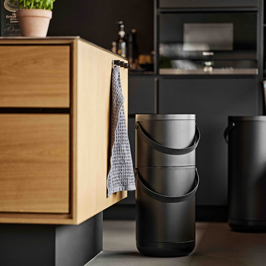 Nádoba na bio odpad CIRCULAR 35 l, černá, plast, Zone Denmark - main (1)