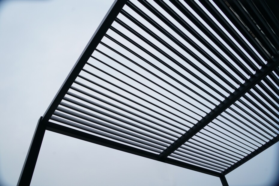 Hliníková pergola LANITPLAST BIOCLIMATIC 33 LG2299 - main (3)