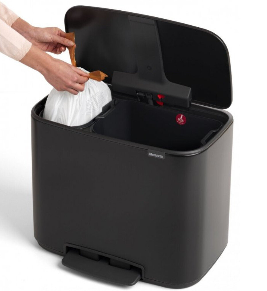 Pedálový odpadkový koš BO 11 + 23 l, matná černá, Brabantia - main (3)