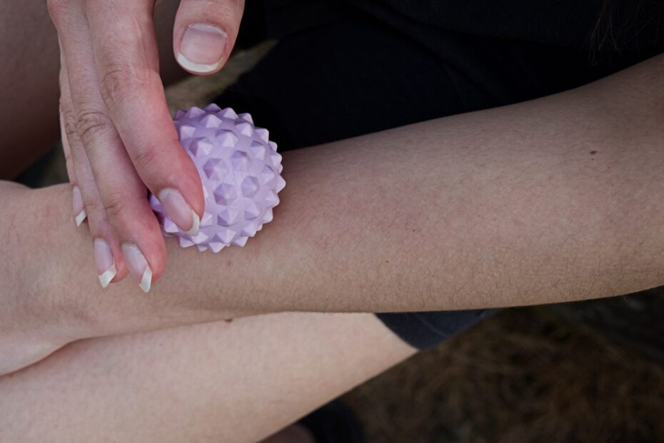 Sportago Lumi masážní míč 6,5 cm - růžový - main (4)