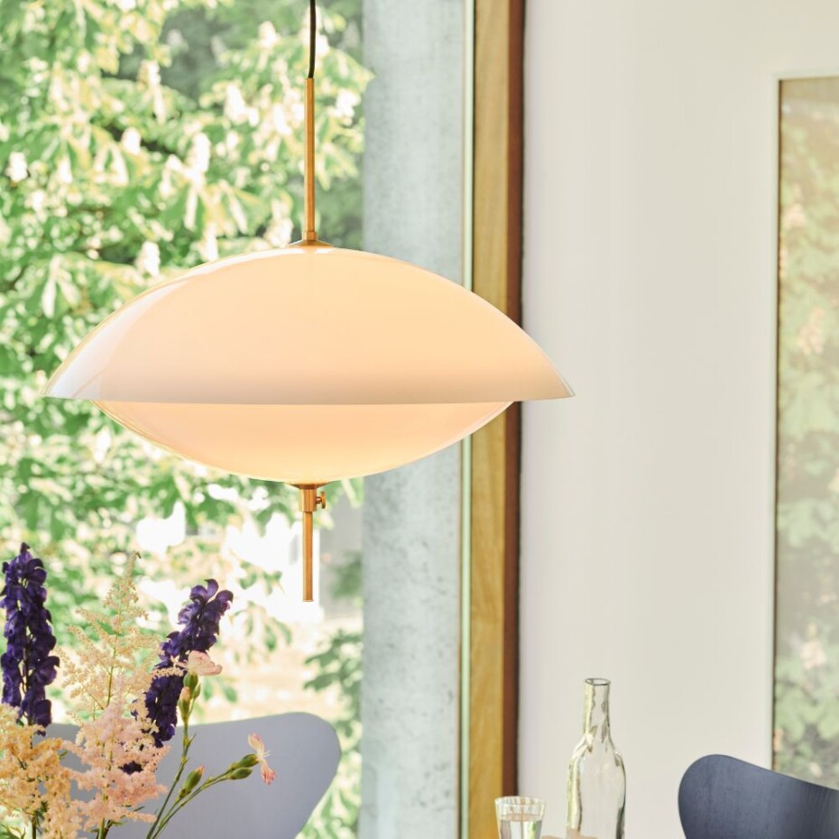 Závěsná lampa CLAM 55 cm, bílá / mosaz, Fritz Hansen - main (9)