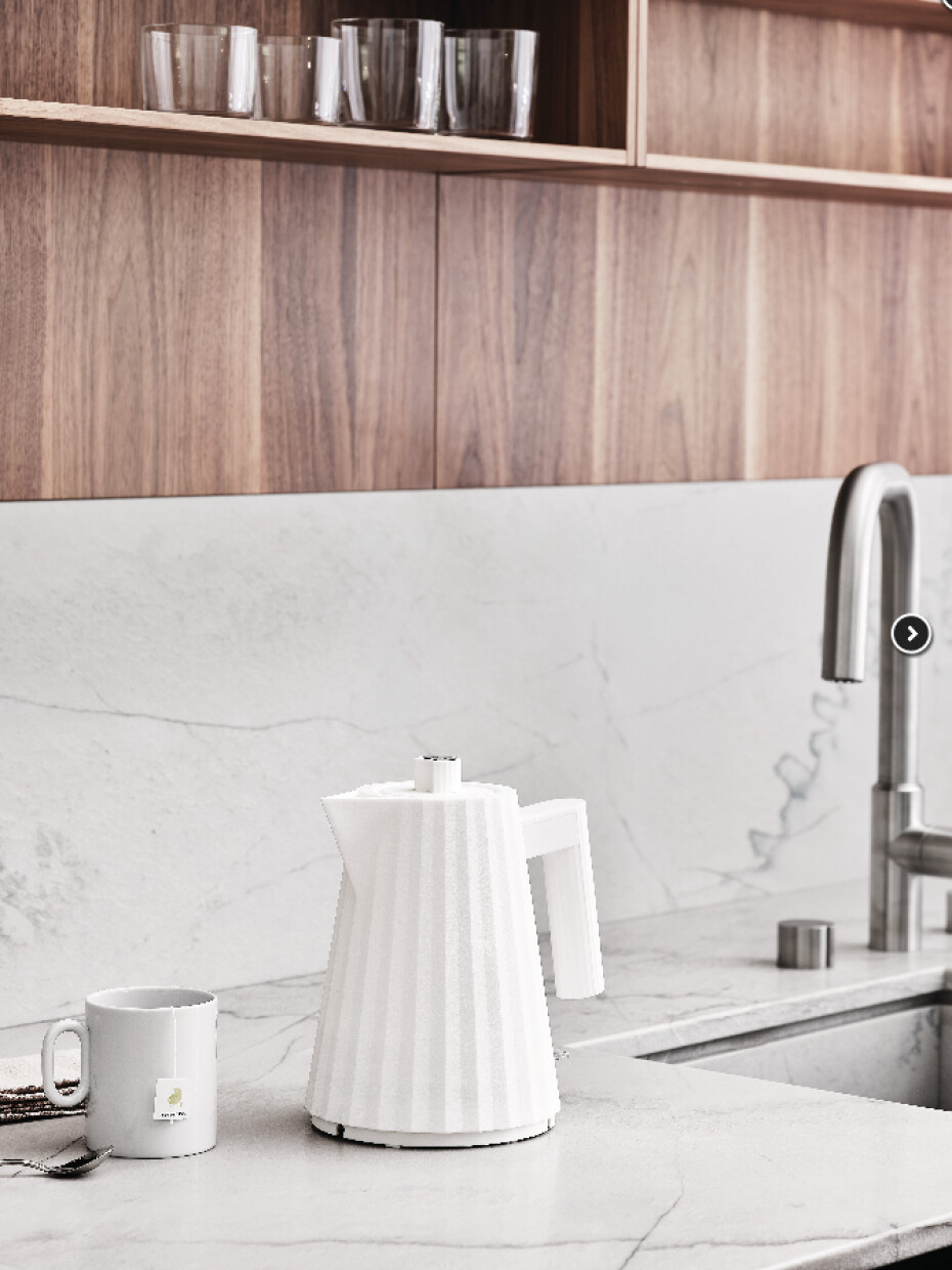 Rychlovarná konvice PLISSÉ 1,7 l, bílá, Alessi - main (6)