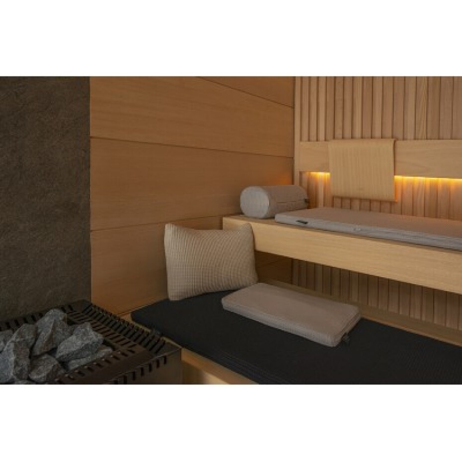 TAO saunový podsedák COMFY 140 x 50 Černá - main (4)