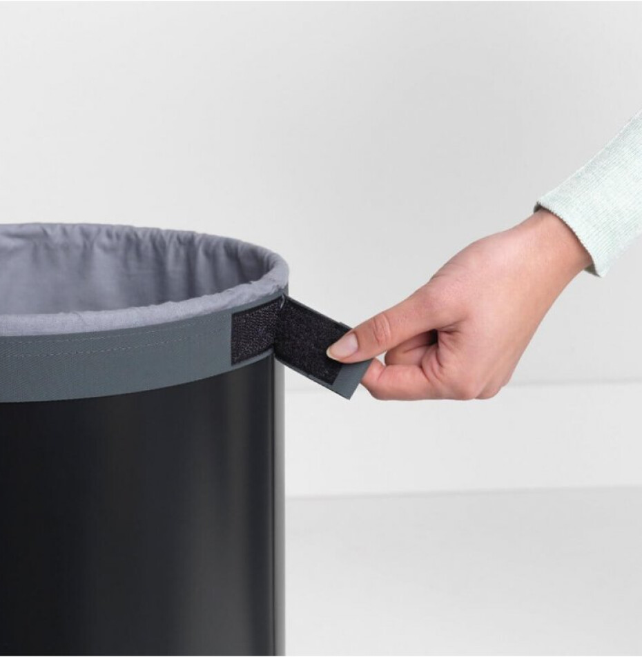 Koš na prádlo 35 l, s korkovým víkem, černá, Brabantia - main (3)