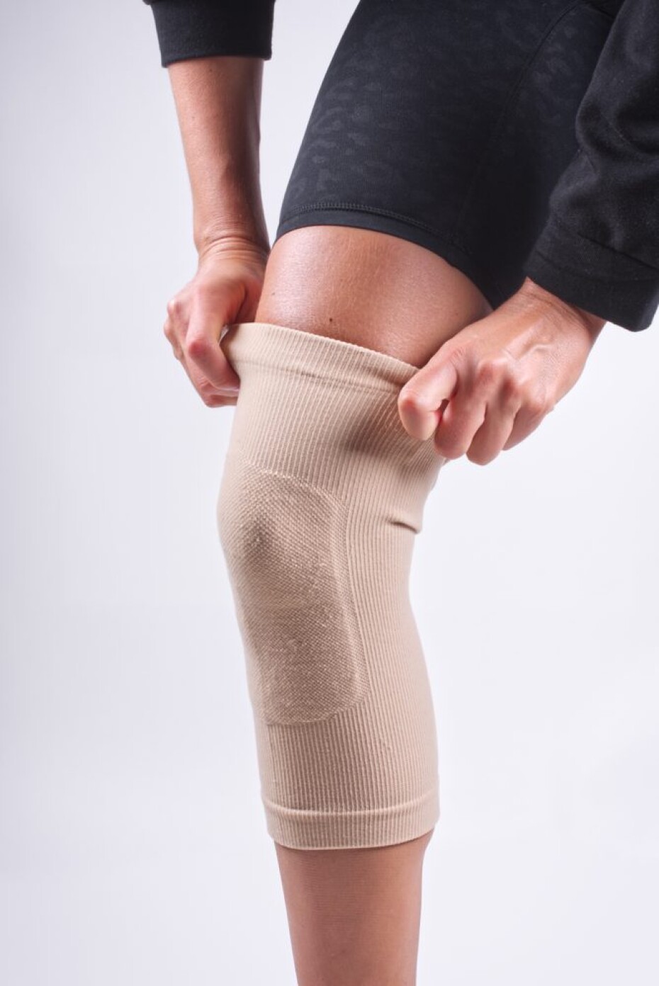 Sportago Sportovní bandáž na koleno elastická - tělová - 2 ks - XL - main (2)