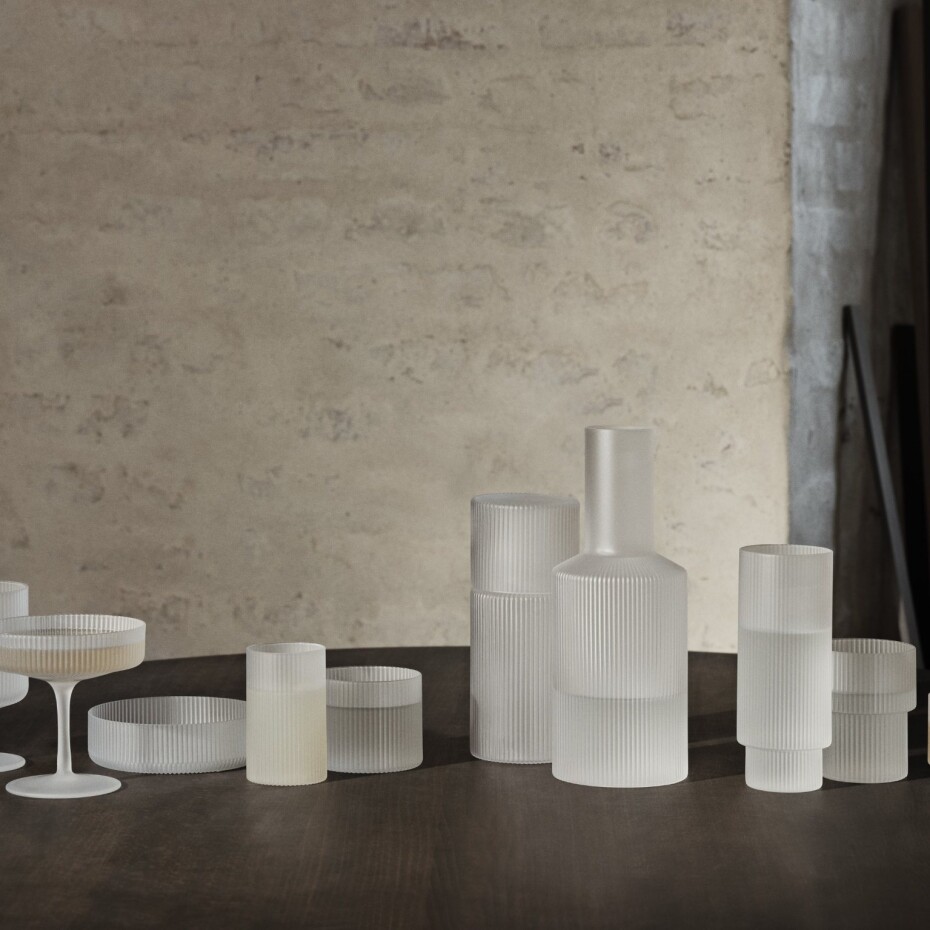 Karafa na vodu RIPPLE 1 l, bílá, sklo, ferm LIVING - main (3)