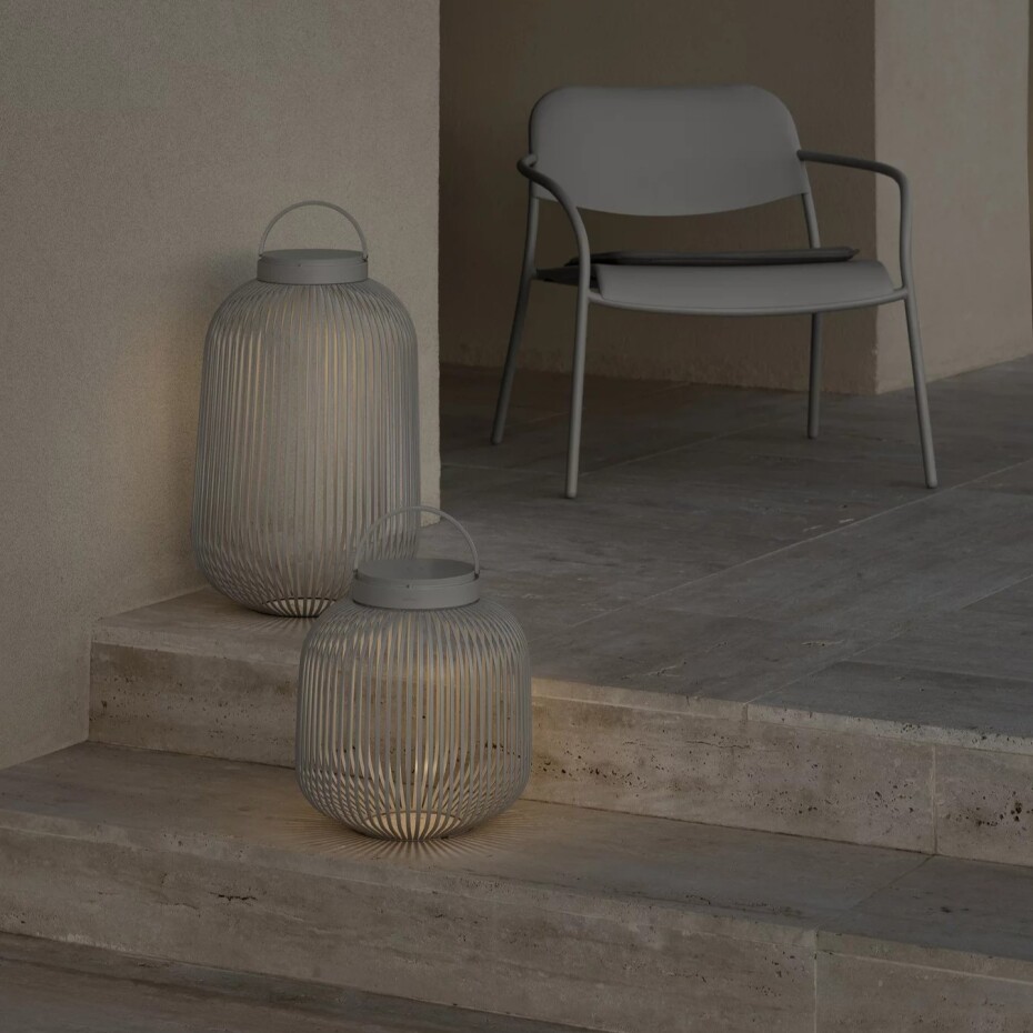 Přenosná stolní lampa LITO M 30,5 cm, LED, granitově šedá, ocel, Blomus - main (1)