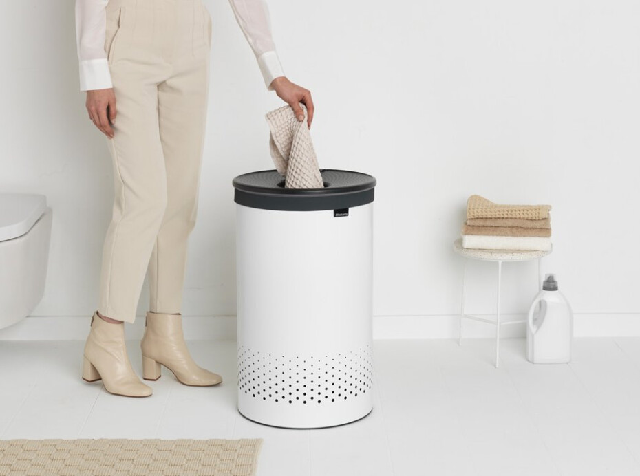 Koš na prádlo 60 l, s plastovým víkem, bílá, Brabantia - main (6)