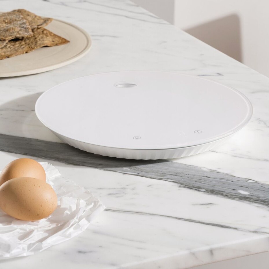 Digitální kuchyňská váha PLISSÉ 27 cm, černá, plast, Alessi - main (2)