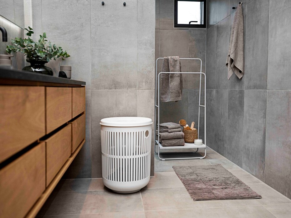 Koš na prádlo UME 60 l, černá, plast, Zone Denmark - main (4)